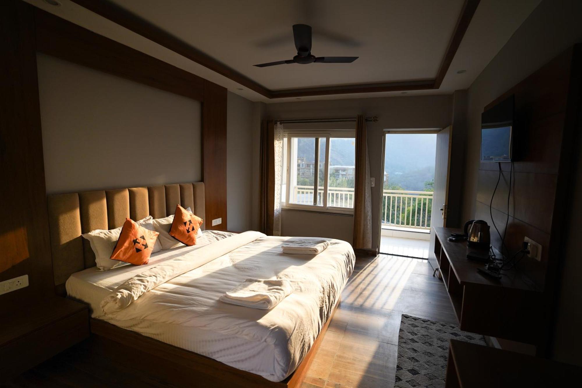 הוסטל Hide-In Rishikesh, Laxman Jhula מראה חיצוני תמונה